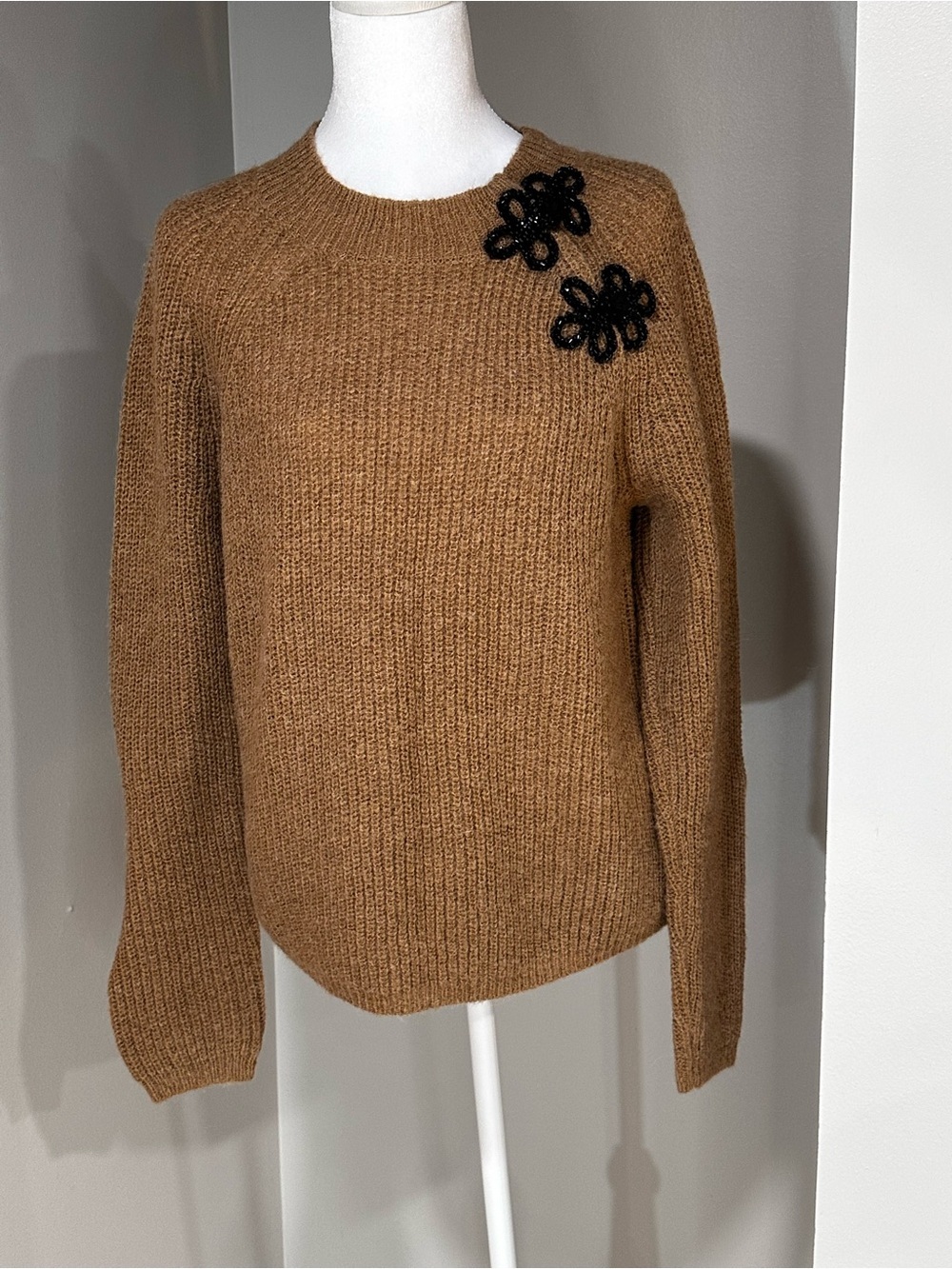 J.Crew Camel Brown Sweater Women’s M Black Appliqué Crewneck